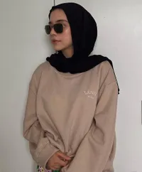 Gaya Hijabnya Ramai Disorot, Potret Isabel Azhari Putri Ayu Azhari Yang Cantik - Pesonanya Bikin Hati Teduh