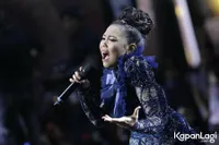 Gaya Kece Selfi & Rara di Pesta Sang Juara Dangdut Academy Asia 4