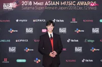 Gaya Memukau Para Aktor dan Aktris di Red Carpet MAMA 2018 Jepang