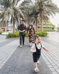 Gaya Nastusha Liburan ke Dubai, Pertama Kali Terbang Jarak Jauh