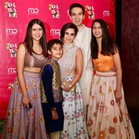 Gaya Para Seleb Berbusana India Hadiri 'Diwali Party MD Pictures'
