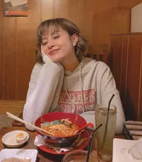 Gaya Rambut Pixie Cut Awkarin, Disebut Fans Mirip Agnez Mo!