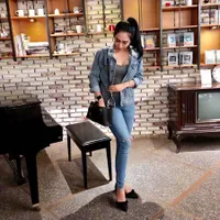 Gaya Seksi Vernita Syabilla, 'Teman Dekat' Richie Five Minutes