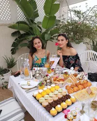 Gaya Stylish Irish Bella - Pevita Pearce Liburan Bareng di Maroko