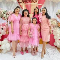 Gayanya Nggak Kalah Modis dari KD, 8 Potret Amora Lemos Anak Krisdayanti di Acara Baby Shower Aurel Hermansyah