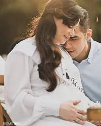 Gelar Gender Reveal Party, Ini 8 Potret Asmirandah yang Cantik Bergaun Putih