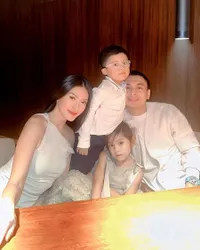 Gemes! 8 Potret Anak-anak Raditya Dika dan Anissa Aziza yang Cantik dan Ganteng