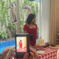 Genap 17 Tahun, 7 Potret Brinette Anak Marcelino Lefrandt dan Dewi Rezer Gelar Early Birthday Party - Sederhana di Rumah Aja