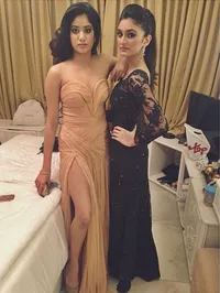 Genap 19 Tahun, Putri Sulung Sridevi Makin 'Doyan' Pesta Meriah