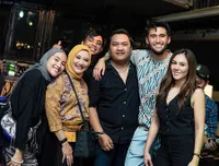 Genap 27 Tahun, 10 Potret Pesta Ulang Tahun Sabda Ahessa Persembahan dari Wulan Guritno - Asyik Joget India Serasa Shah Rukh Khan
