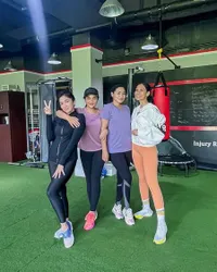 Geng Zumba Seleb, 8 Potret Ashanty Hingga Ussy Sulistiawaty Asyik Olahraga Bareng - Tetap Cantik Meski Tanpa Makeup dan Banjir Keringat