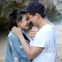 Glenn Alinskie & Chelsea Olivia Liburan ke Pantai Bareng Natusha