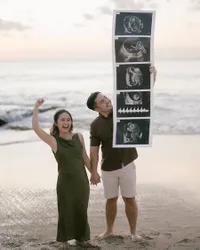 Gritte Agatha Umumkan Kehamilan, Pamer Baby Bump & Foto USG Segede Gaban