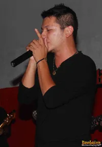 Gading Marten Feat Anji Drive di Rolling Stone