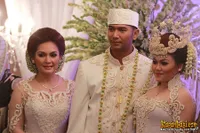 Galeri Pernikahan Putri Nia Daniati - Tak Dihadiri Farhat Abbas