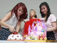 Galeri Serunya Cherry Belle Rayakan Ulang Tahun Penderita Kanker