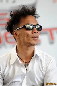 Gara Rambut Baru Kaka Slank - Jauh Berbeda