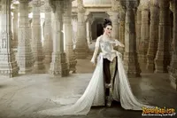 Gaya Berbusana Angel Lelga - Kebaya dan Gaun