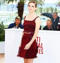 Gaya Emma Watson di Atas Red Carpet Dari Waktu ke Waktu