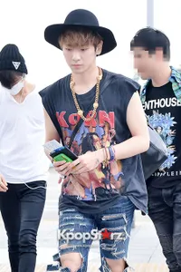 Gaya Fashion Member SHINee di Bandara  Incheon ke Brazil