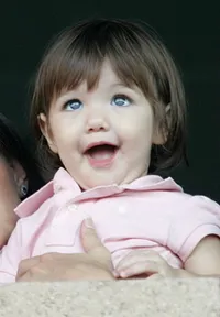 Gaya Rambut Suri Cruise Sejak Balita Hingga Kini, Super Cute!