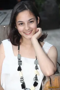Gaya Sweet Simple Chelsea Elizabeth di Preskon STREET SOCIETY
