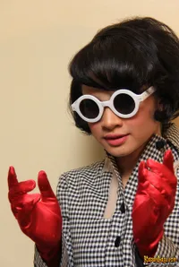 Gaya Unik Selebriti di Acara Konser Peduli Kanker Payudara