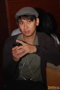 Gaya Vincent Rompies Hadiri Talkshow