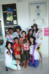 Girls Day Melakukan Aksi Sosial di Thailand