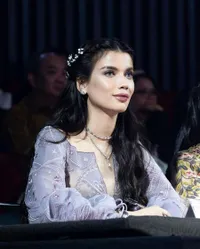 Hadiri Acara Putri Indonesia, Berikut 8 Potret Sabrina Chairunnisa yang Cantik Bak Ibu Peri!