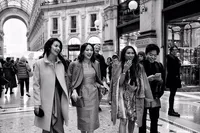 Hadiri Pesta Sahabat di Italy, Velove Vexia Tampil Elegan Stylish