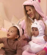 Halloween Pertama Baby True, Khloe Kardashian Pilih Kostum Gemas!