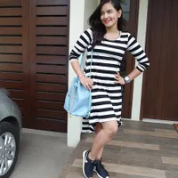 Hamil 4 Bulan, Begini Gaya Bunda Hot Mom Cantik Intan Nuraini