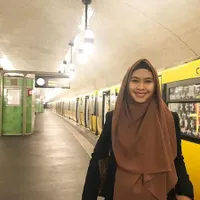 Hamil 7 Bulan, Oki Setiana Dewi Sempatkan Study Tour di Jerman