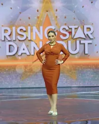 Hamil Anak Kedua, Potret Zaskia Gotik Pamer Babybump Dalam Balutan Dress Ketat - Aura Bumil Cantik Ramai Disorot