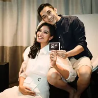 Hamil Anak Kembar, Ini 9 Potret Zivanna Letisha yang Makin Cantik dan Glowing