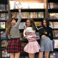 Hang Out Bareng, Beby Tsabina-Cassandra Lee Kompak Pake Rok Mini