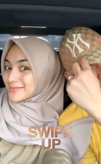Hangout Ala Pengantin Baru Citra Kirana & Rezky Aditya, Selfie Cute Berdua