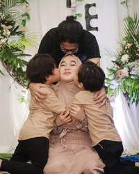 Hapus Foto Kenangan, Ini 10 Potret Ayus Sabyan yang Masih Tersisa di Instagram Ririe Fairus