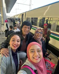 Hari Ibu, Bella Fawzi Unggah Foto Kenangan Bareng Mendiang Marissa Haque - Bikin Haru