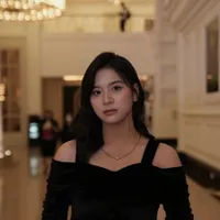 Harus Diinfus Saat Syuting, 8 Potret Zee JKT48 Pemeran Ancika yang Cantik & Berbakat