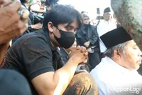 Hatinya Hancur, Billy Syahputra Coba Kuatkan Anak Mpok Alpa