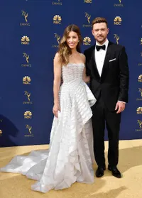 Haute Couture Sampai Sporty Look di Red Carpet Emmy Awards 2018