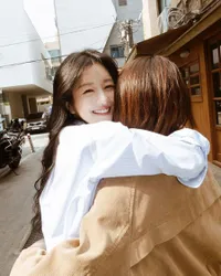 Hiatus Setahun Lebih, Seo Ye Ji Comeback dengan Instagram Baru - Terlihat Makin Bahagia dalam Postingan Perdana