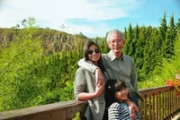 Hidup Bahagia dan Jarang Tersorot, Intip 9 Potret Keluarga Shareefa Daanish yang Harmonis - Sama-sama Berdarah Seni dengan Suami dan Masih Disebut Seperti Pacaran