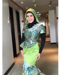 Hijab Fashionable Ala Ikke Nurjanah, Dari Santai Sampai Manggung