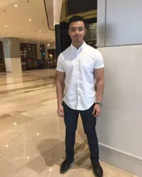 Himawan, Adik Tina Toon Yang Ganteng & Jago di Bidang Akademik