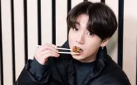 Hobi Ngunyah, 10 K-Pop Idol Ini Terkenal Doyan Makan: Ada Jungkook BTS Sampai Rose BLACKPINK