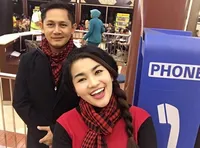 Honeymoon, Fitri Carlina Mesra Dengan Pilot Ganteng Sang Suami