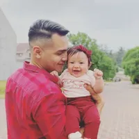 Hot Daddy Sayang Anak, Ini Potret Jonas Rivanno Suami Asmirandah Ikut Momong Baby Chloe: Harmonis Bikin Hati Adem